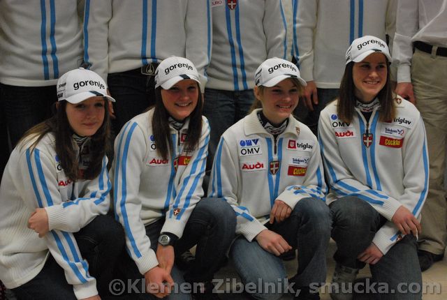 027 Barbara Klinec, Manja Pograjc, Spela Rogelj, Eva Logar